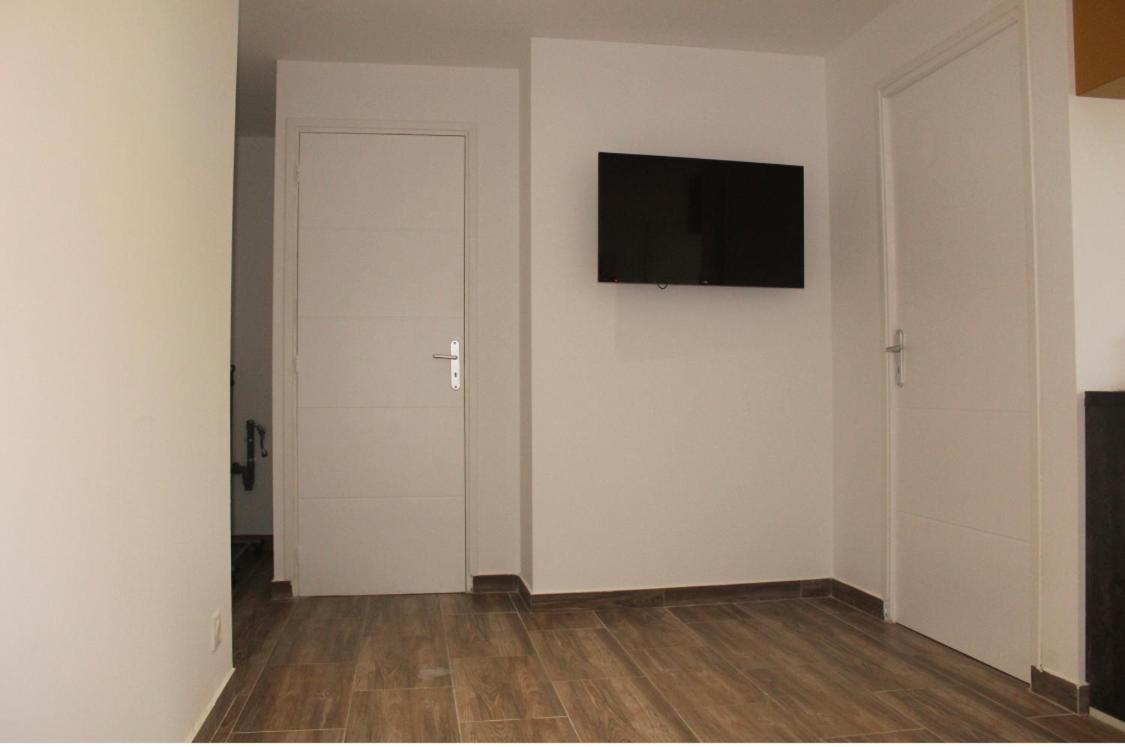 Appartements Meublees A Cote De L'Aeroport Marseille Provence Marignane Exteriér fotografie
